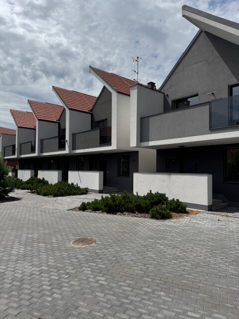 Read more about the article Dom szeregowy 115 m2 w nowoczesnym stylu 850 000 zł
